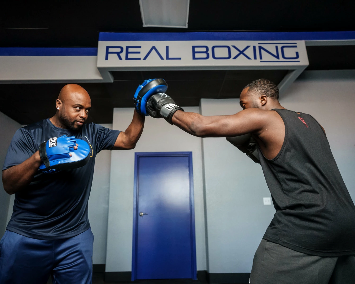 TITLE Boxing Cobra Micro Mitts 3.0 8 TITLE Boxing Cobra Micro Mitts 3.0 - Image 8