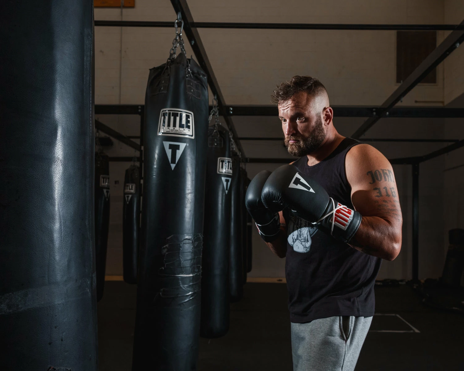 TITLE Classic Leather Lace Training Gloves 2.0 2 TITLE Classic Leather Lace Training Gloves 2.0 - Image 2