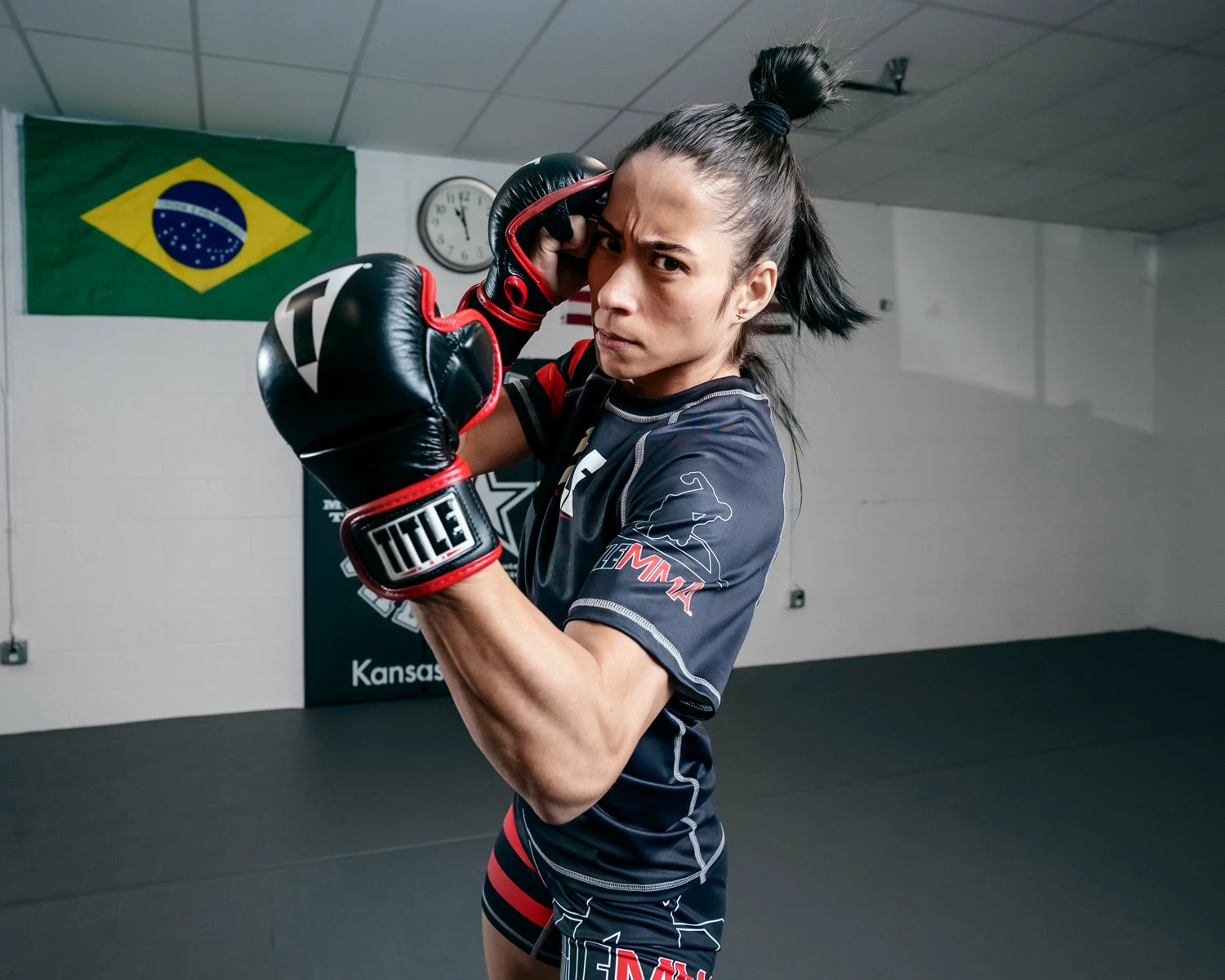 TITLE MMA Perform Safe Spar Glove 2.0 7 TITLE MMA Perform Safe Spar Glove 2.0 - Image 7