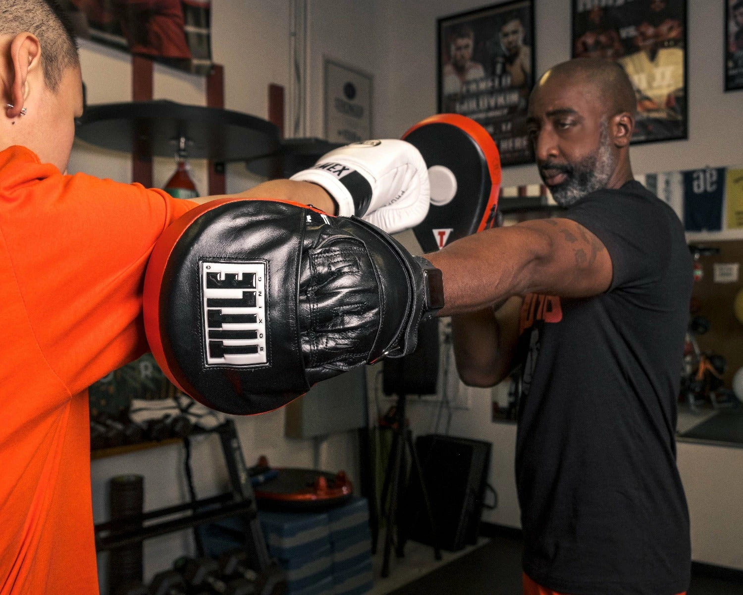 TITLE Boxing Incredi-Ball Leather Punch Mitts 2.0 6 TITLE Boxing Incredi-Ball Leather Punch Mitts 2.0 - Image 6